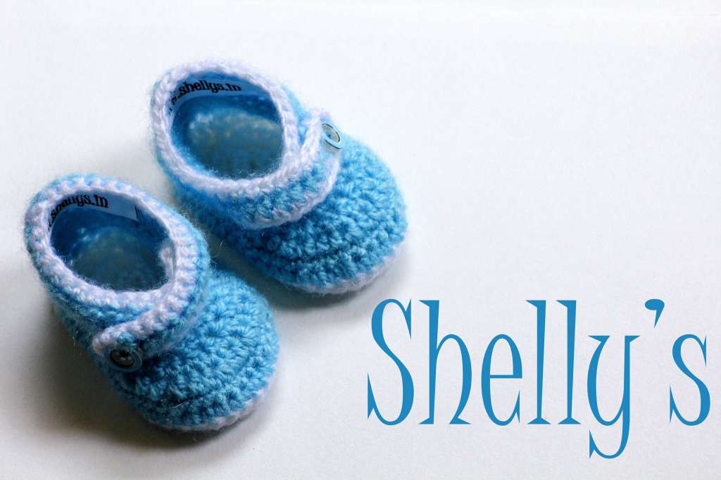 Hand crocheted boots with straps - blue 